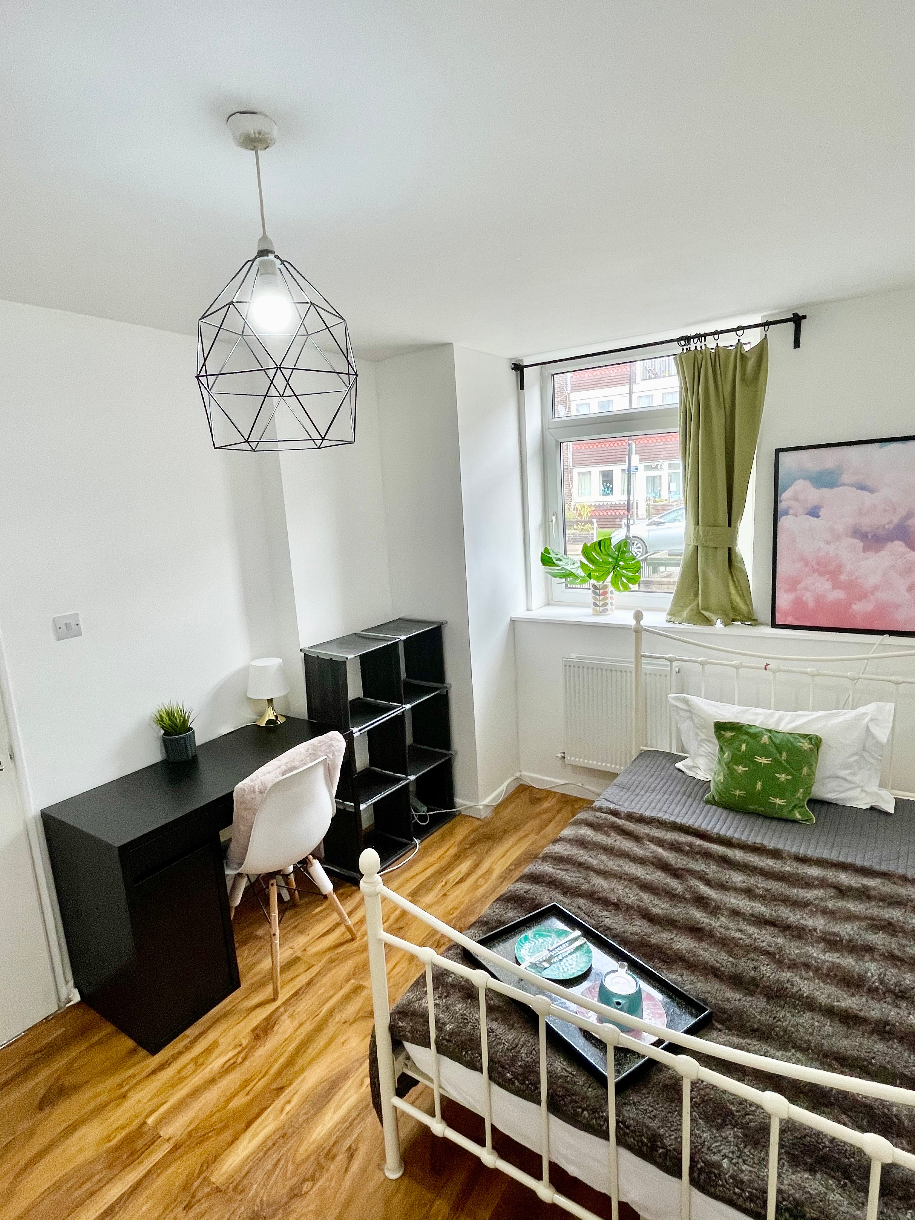 House Bancroft Road in Greater London