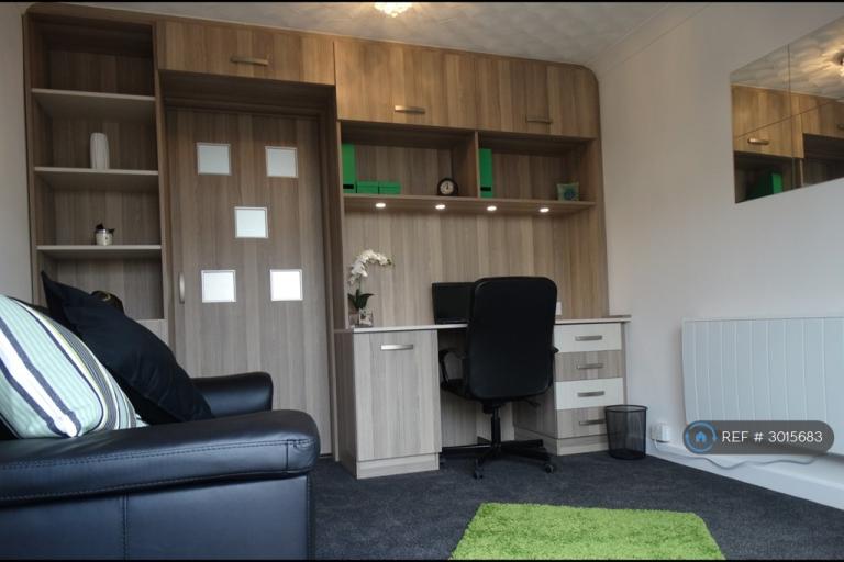 Room Orion Close in Southampton