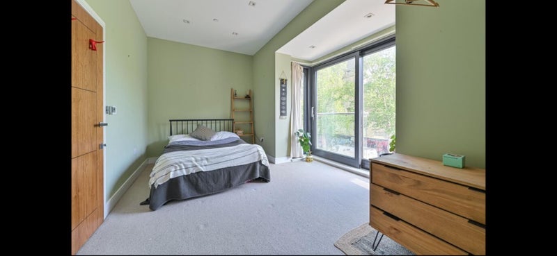 Room Josephine Avenue in Greater London