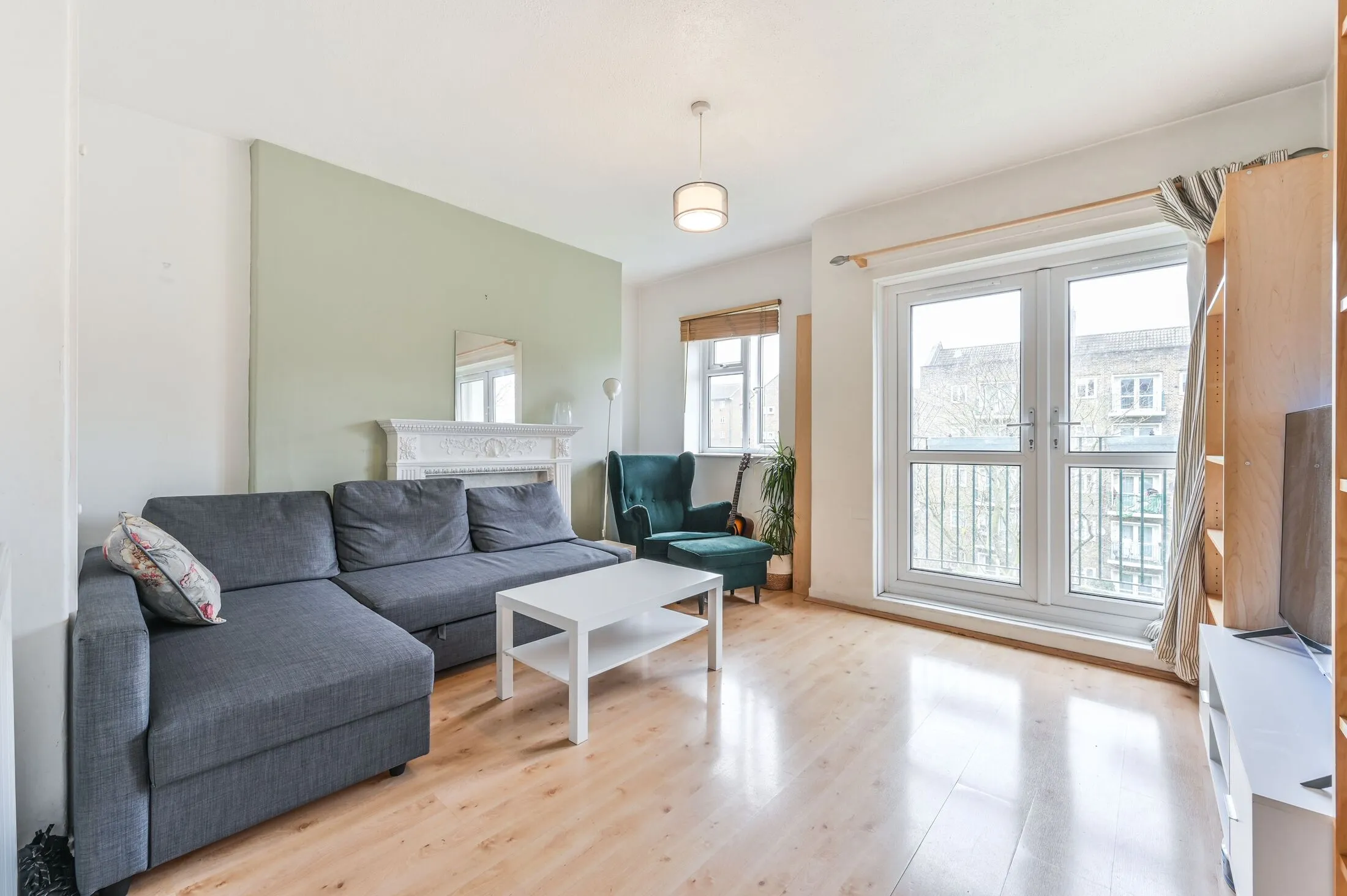Flat Lambeth Walk in Greater London