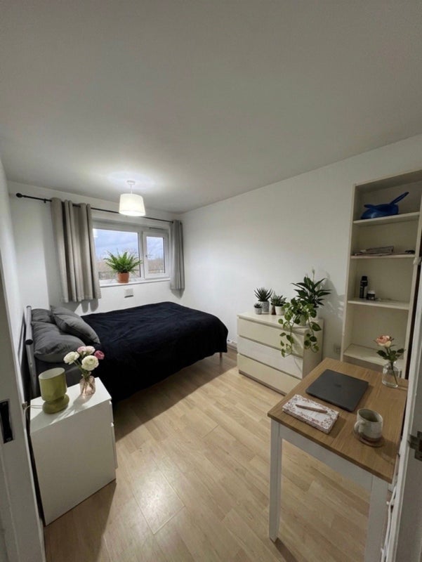 Room Maryland Street in Greater London