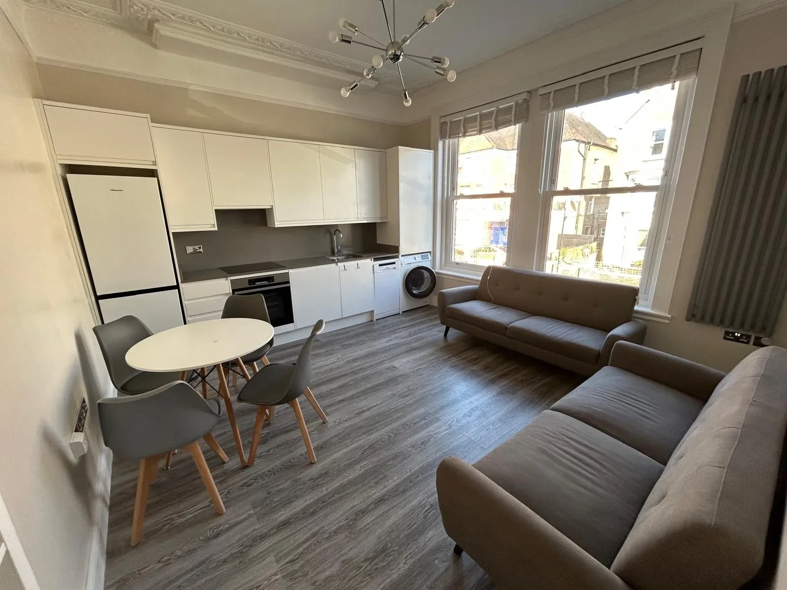 Flat Cleve Road in Greater London