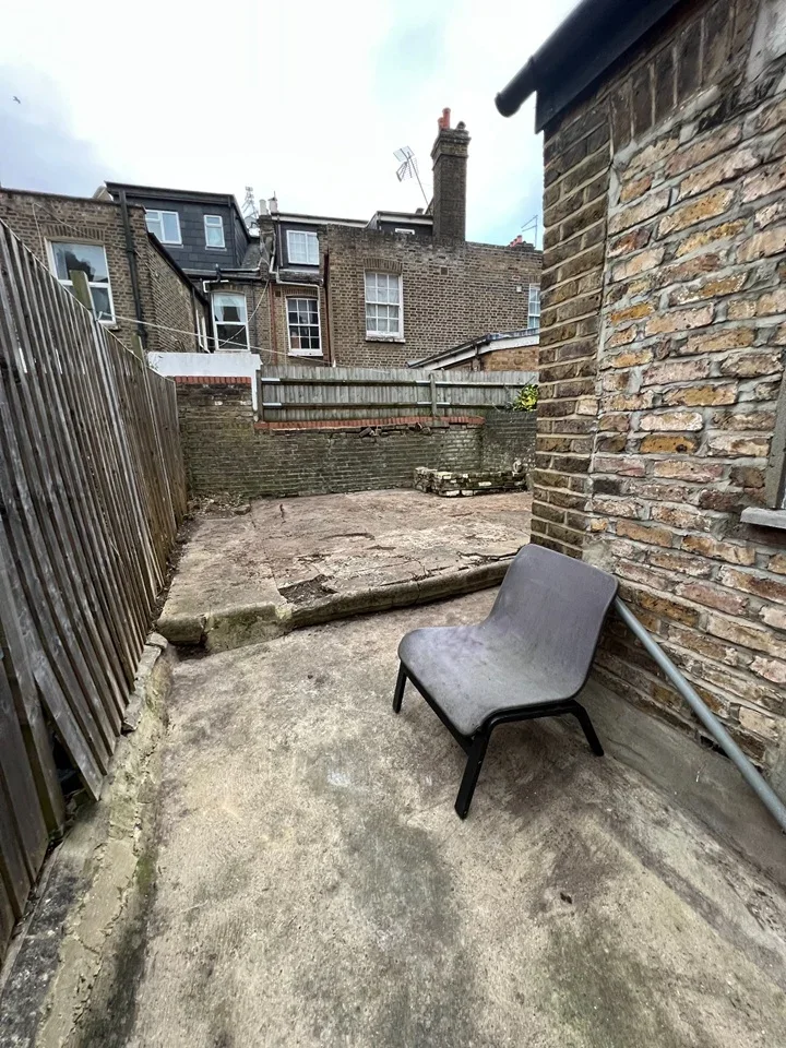 Room Claremont Road in Greater London
