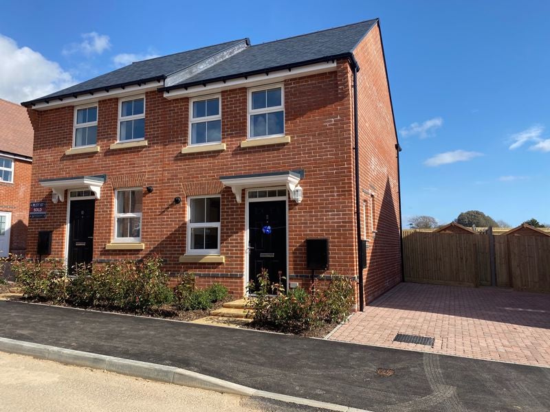 House Hamilton Way in Chichester