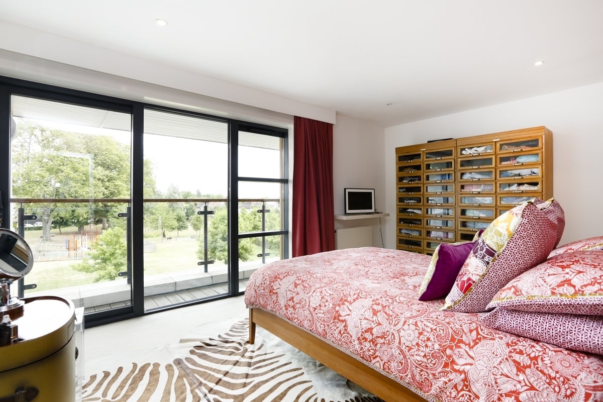 House Whitelands Crescent in Greater London