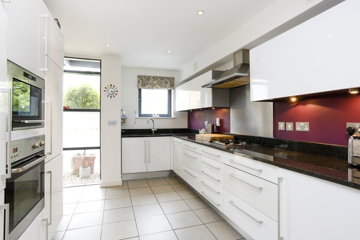 House Whitelands Crescent in Greater London