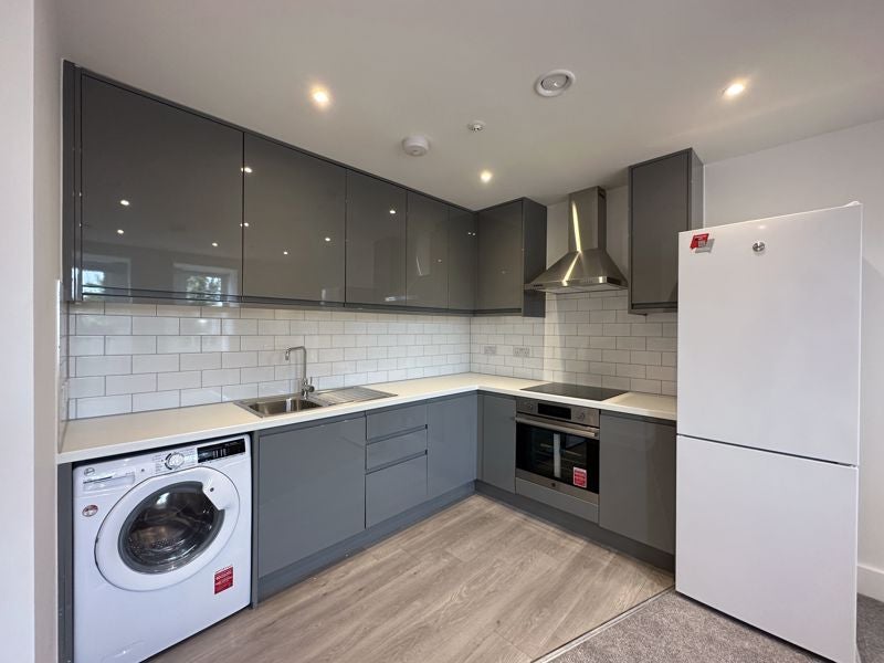 Flat Cawdor Crescent in Greater London
