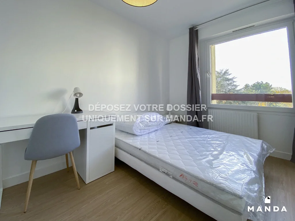 Room Rue de la Justice Orange in Cergy