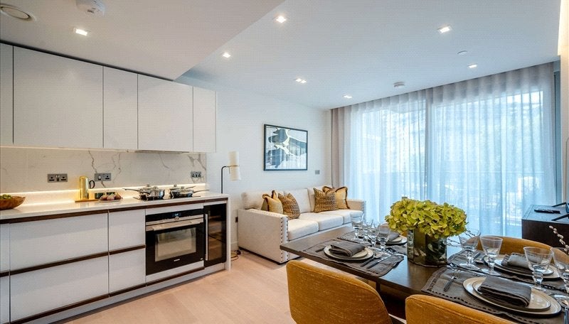 Flat Kensington Gardens Square in City of Westminster
