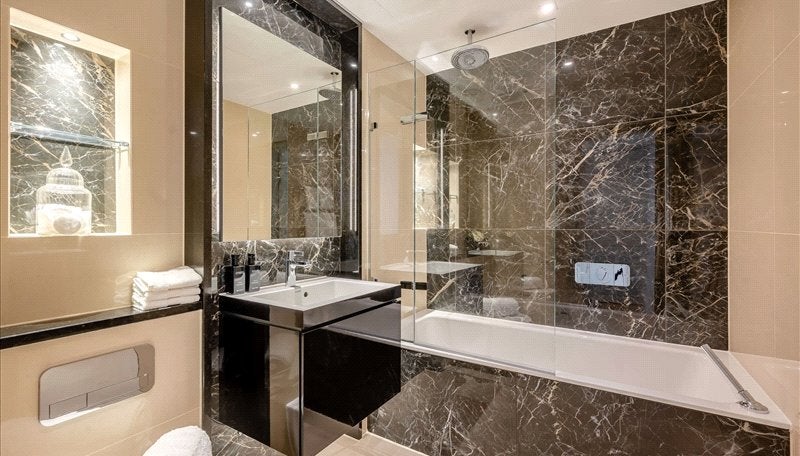 Flat Kensington Gardens Square in City of Westminster