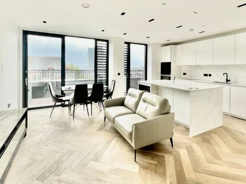 Flat Philbeach Gardens in London