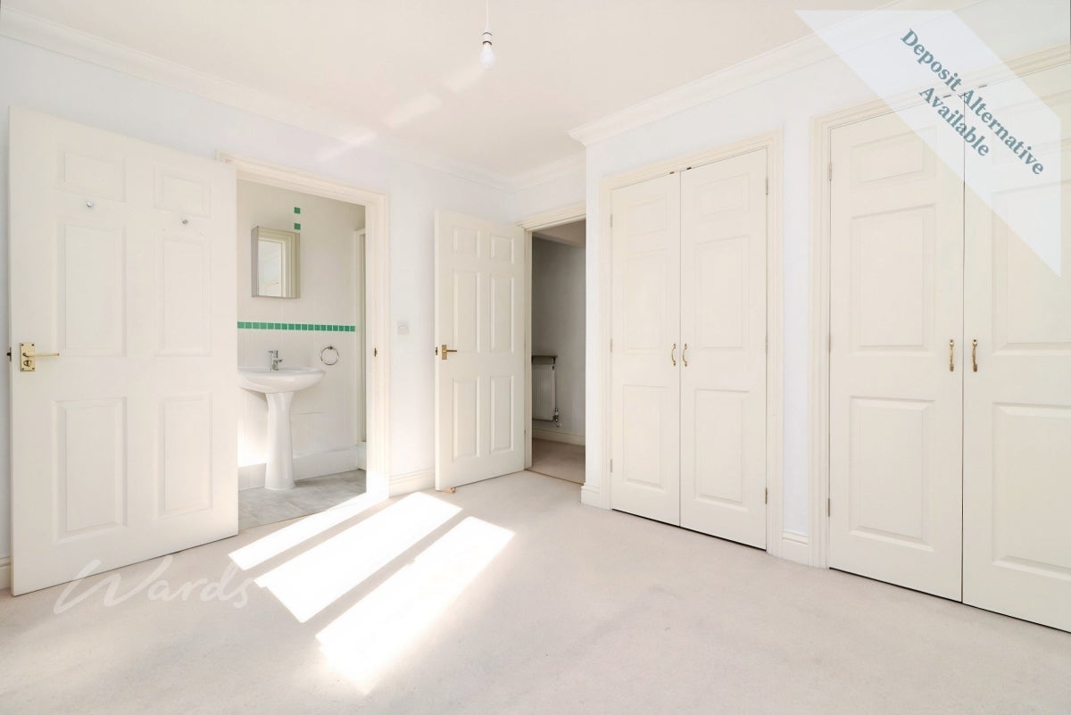 Flat Orchard Street in Rainham