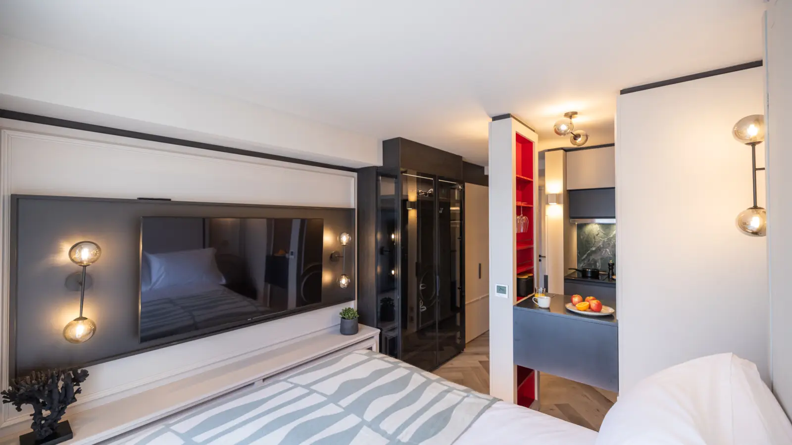 Flat Milverton Road in Greater London
