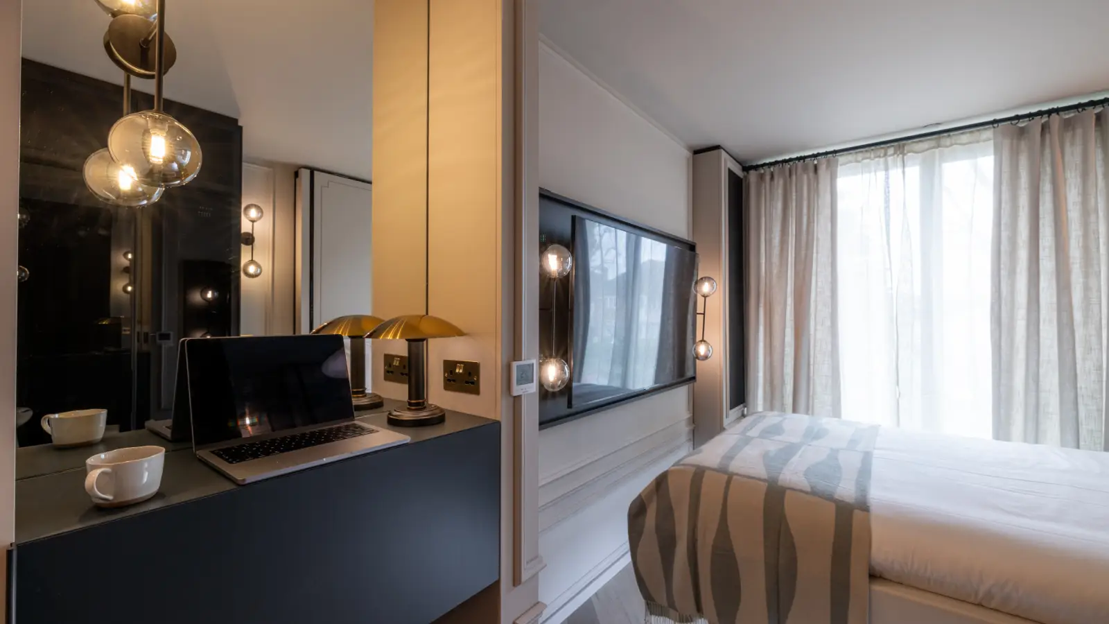 Flat Milverton Road in Greater London