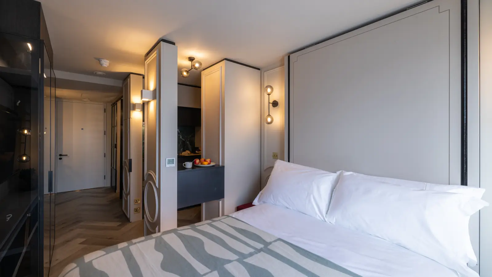 Flat Milverton Road in Greater London