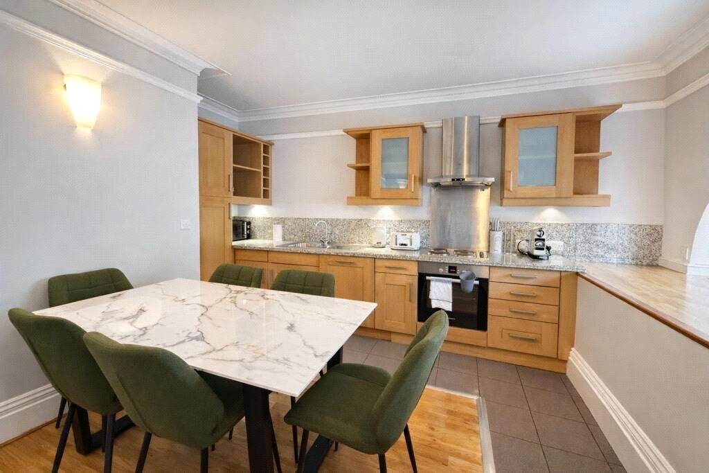 Flat Montagu Row in City of Westminster
