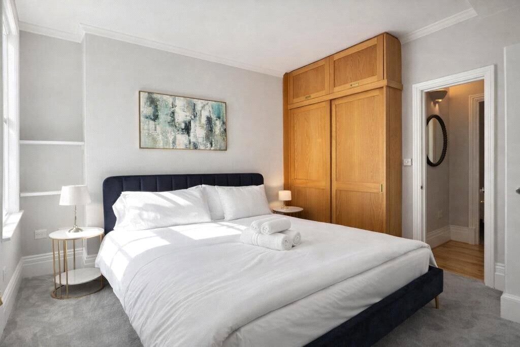 Flat Montagu Row in City of Westminster
