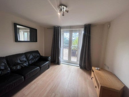 Flat Middlewood Street in Salford