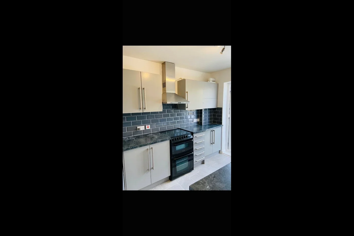 Flat Amblecote Close in Greater London