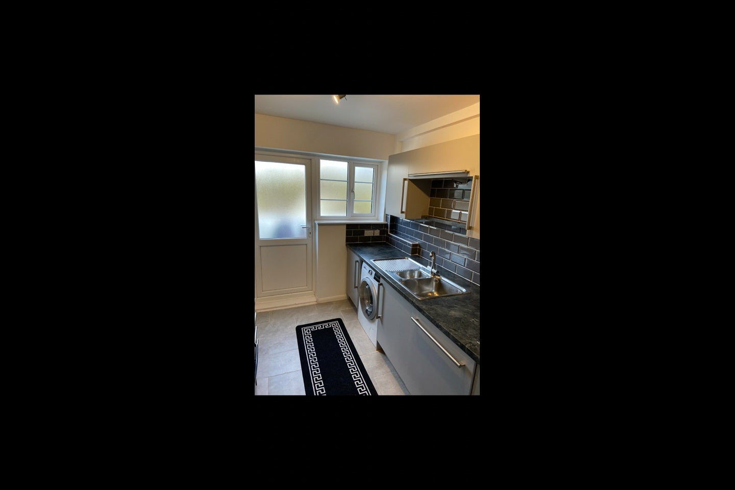 Flat Amblecote Close in Greater London
