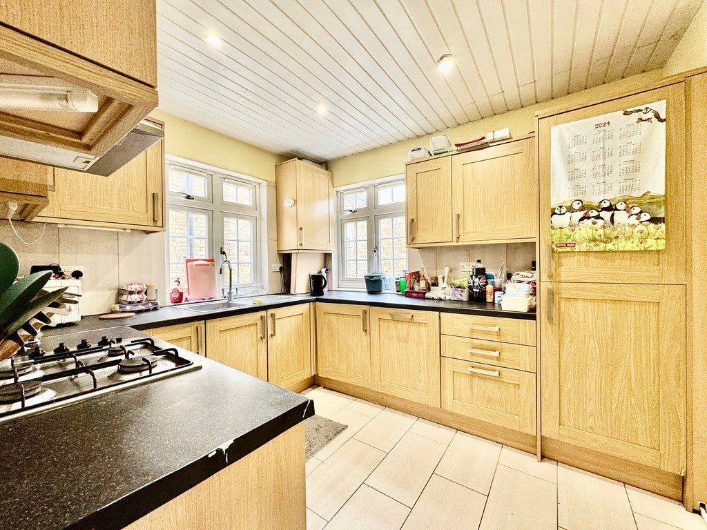 Flat Sefton Street in Greater London