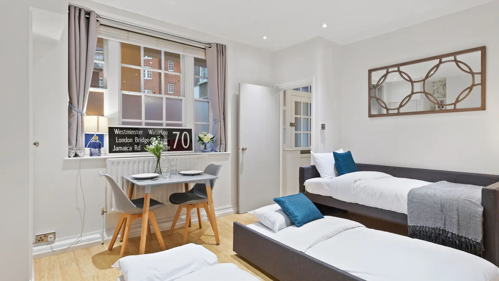 Flat Montaigne Close in City of Westminster