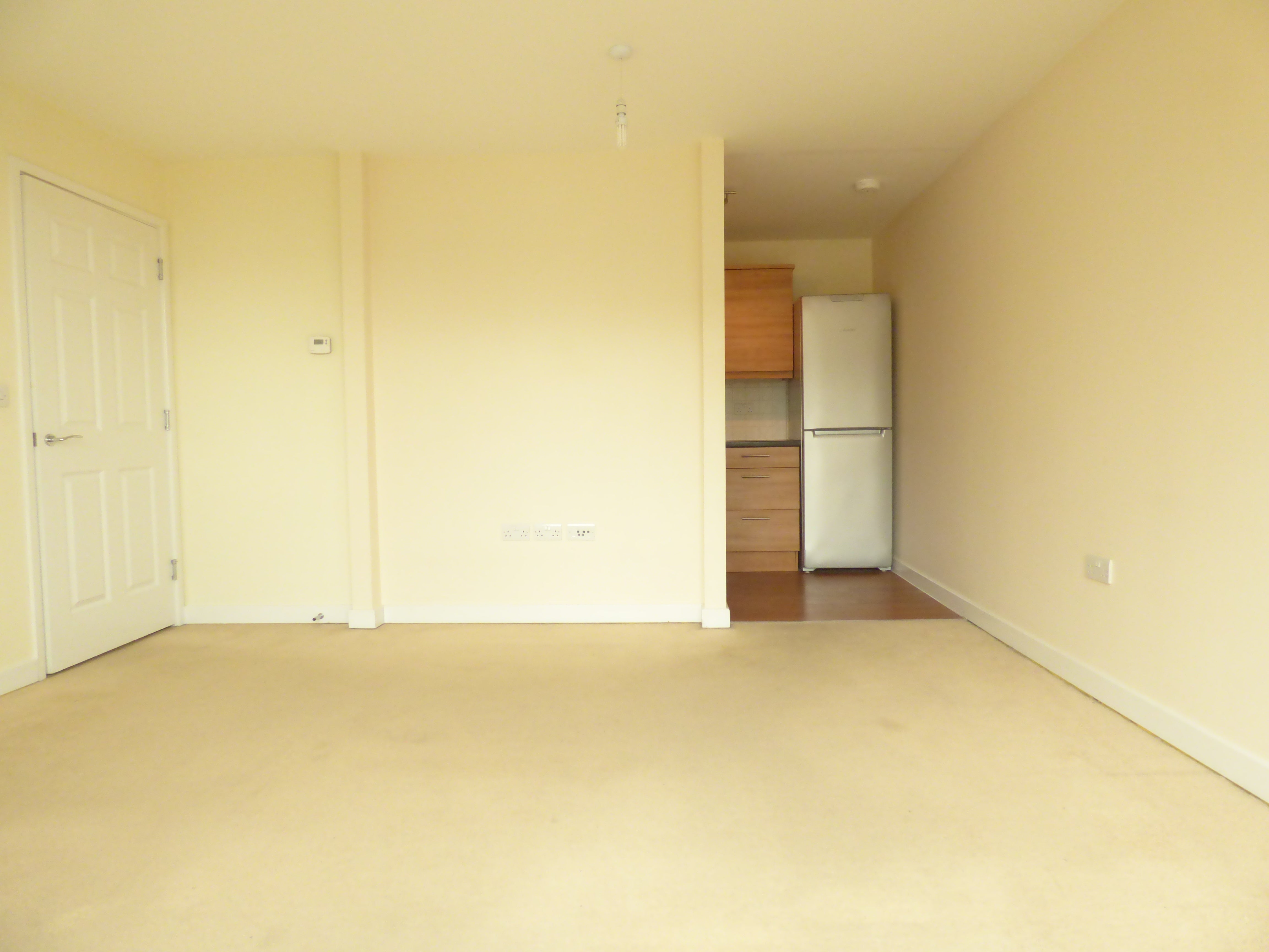 Flat Avebury Boulevard in Milton Keynes