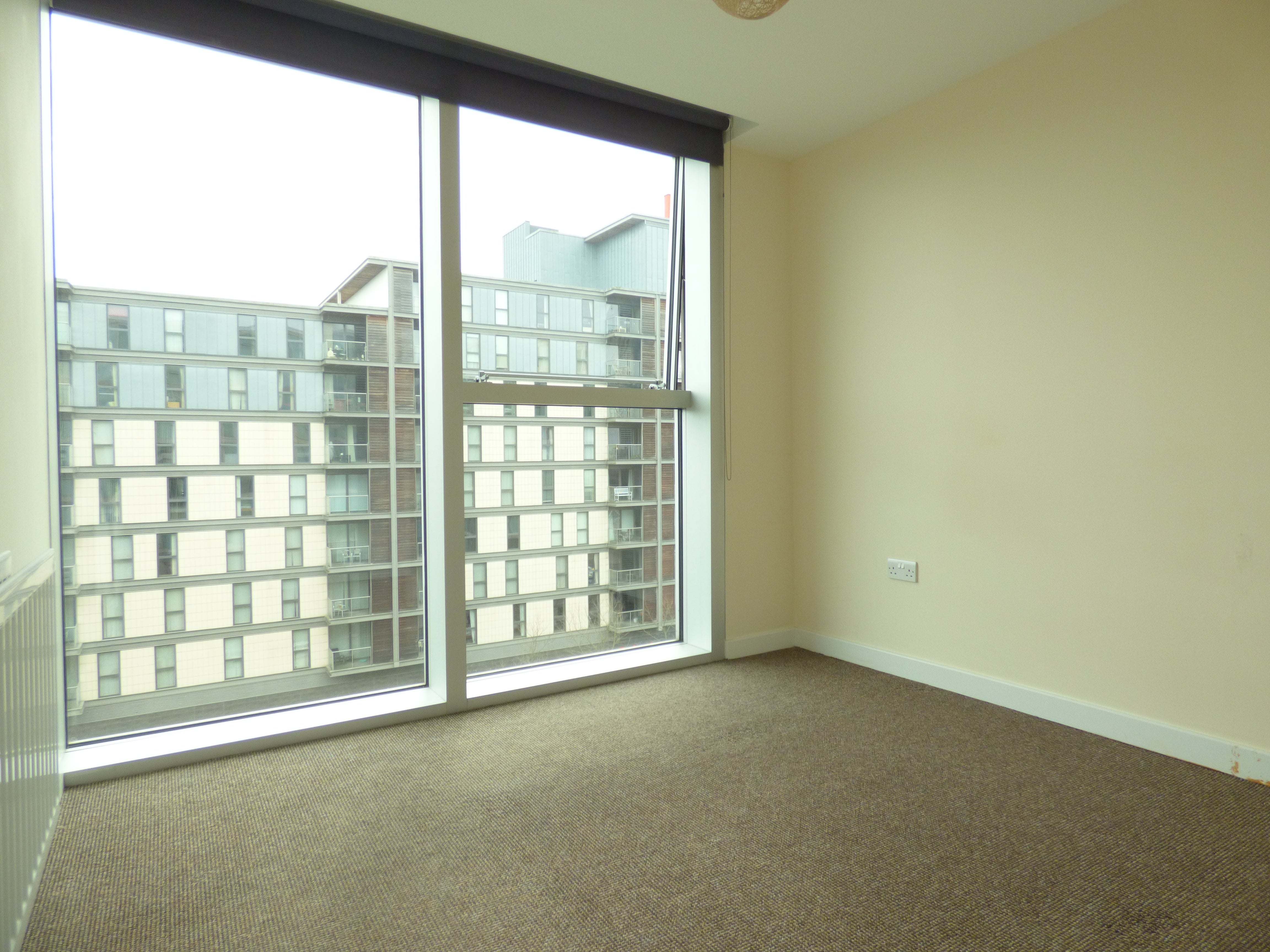Flat Avebury Boulevard in Milton Keynes