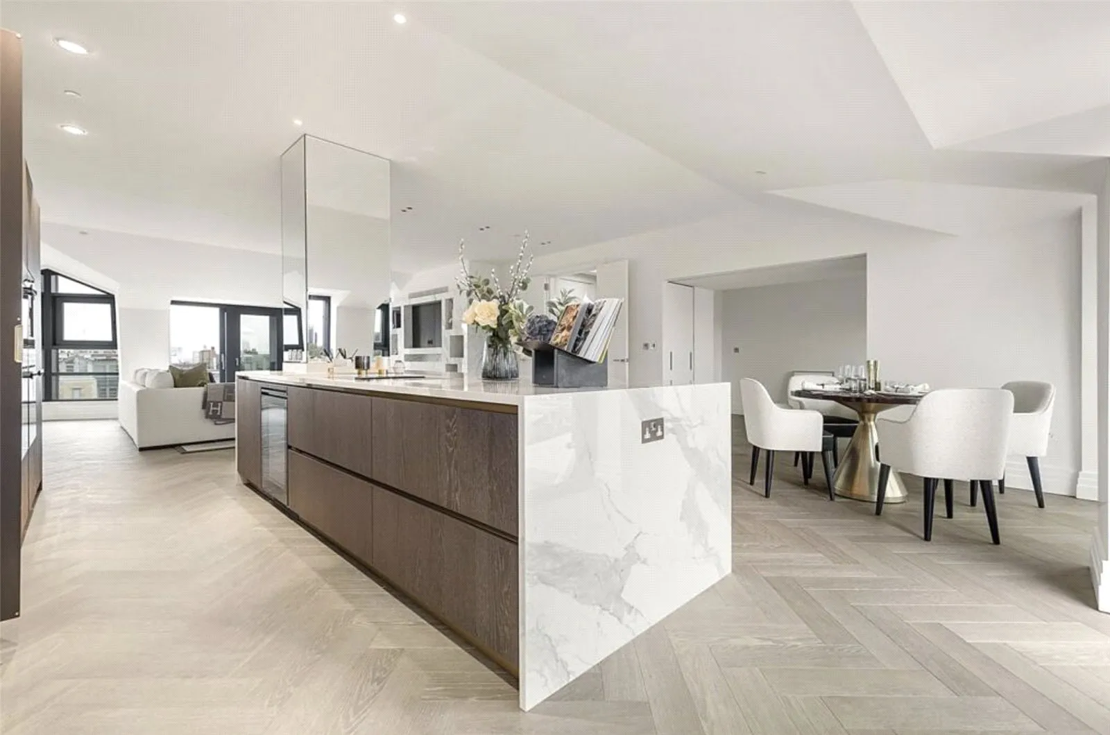 Flat Kensington Gardens Square in City of Westminster