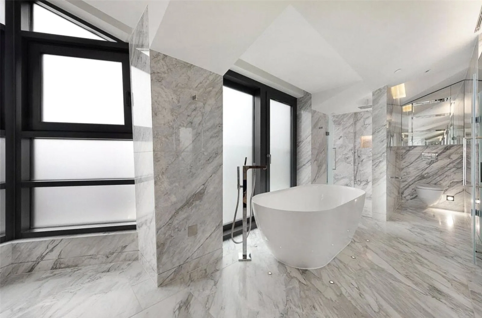 Flat Kensington Gardens Square in City of Westminster
