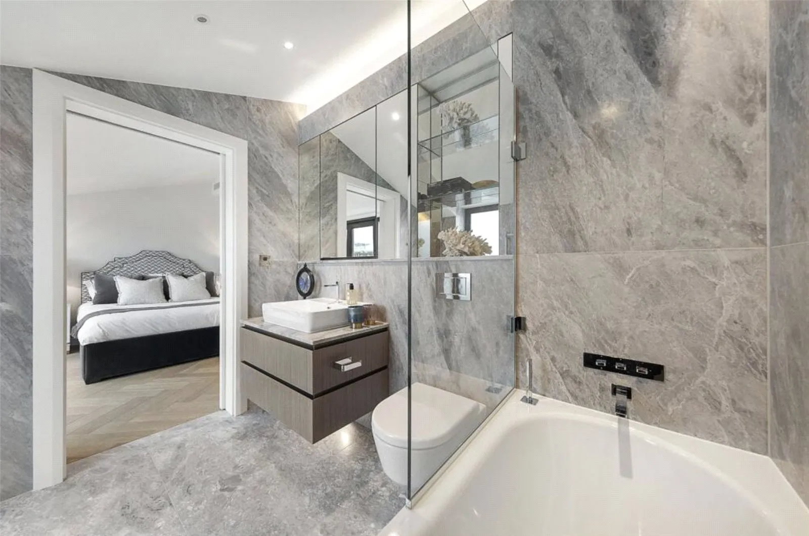Flat Kensington Gardens Square in City of Westminster