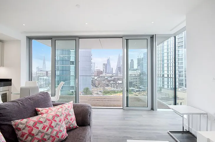 Flat Alie Street in Greater London