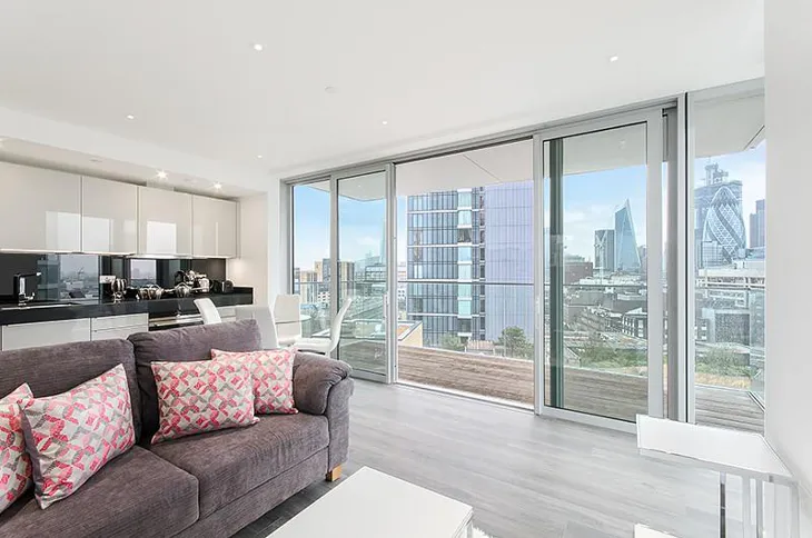 Flat Alie Street in Greater London