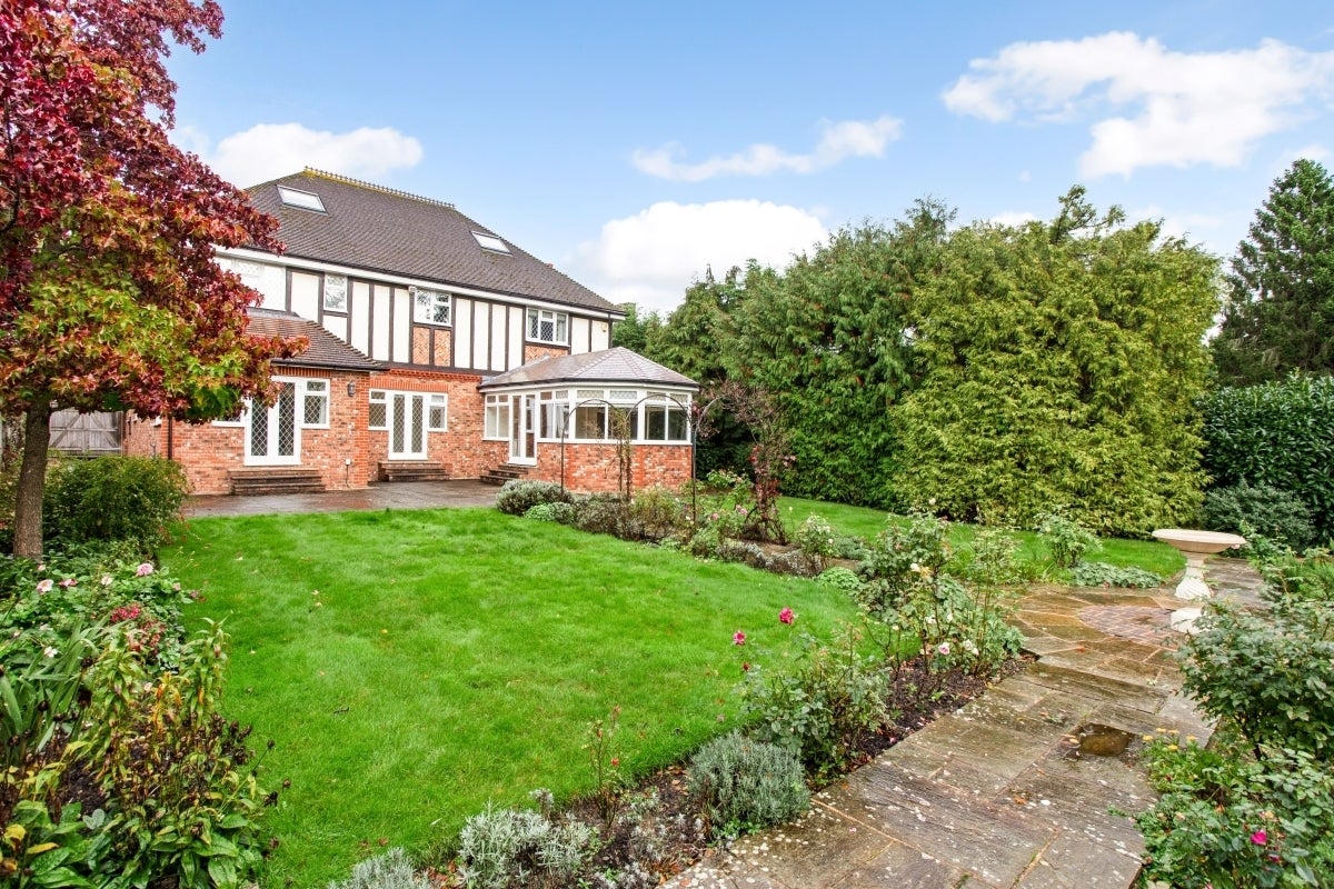 House Holmewood Ridge in Tunbridge Wells