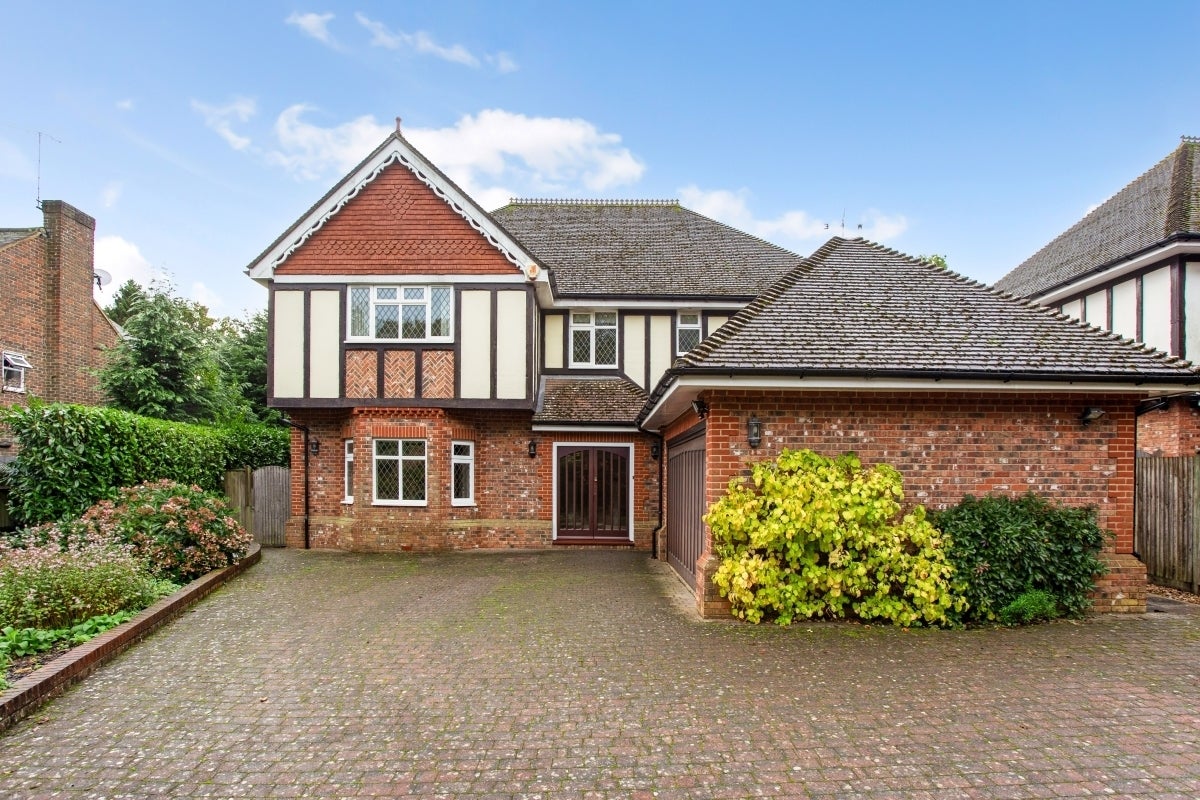 House Holmewood Ridge in Tunbridge Wells