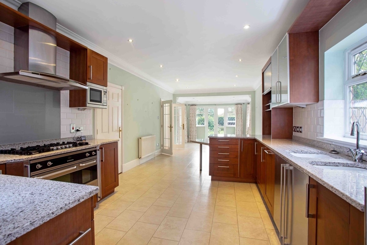 House Holmewood Ridge in Tunbridge Wells