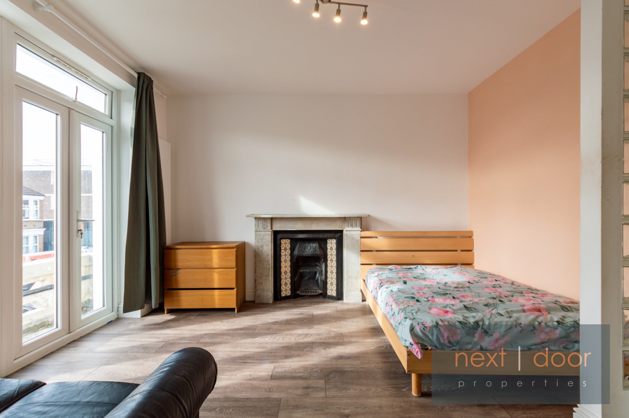 Flat Rosenthal Road in London