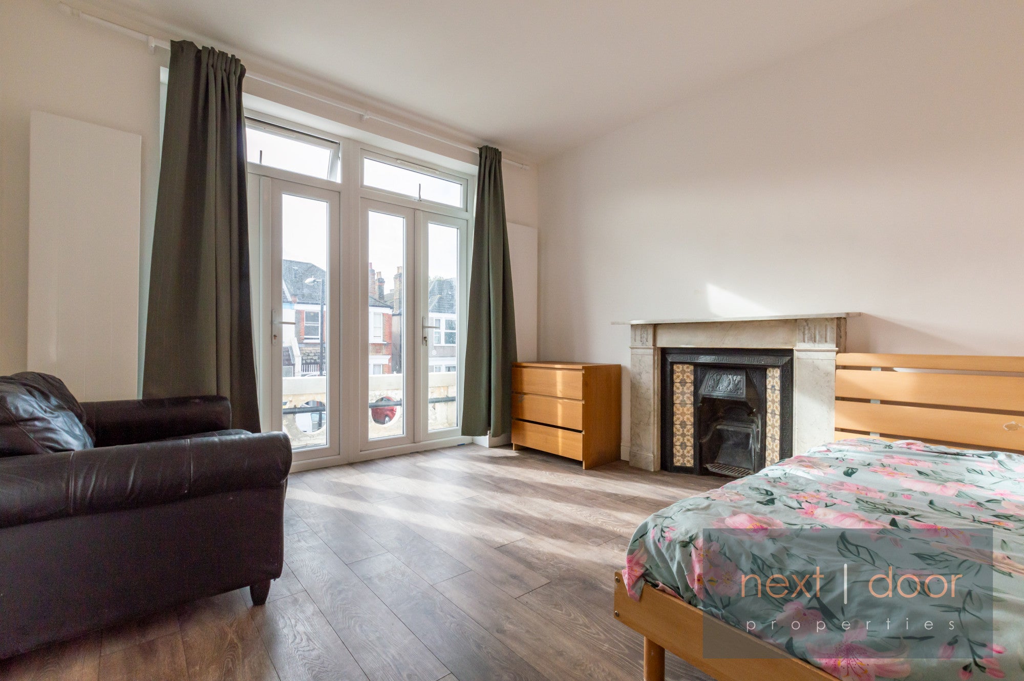 Flat Rosenthal Road in London