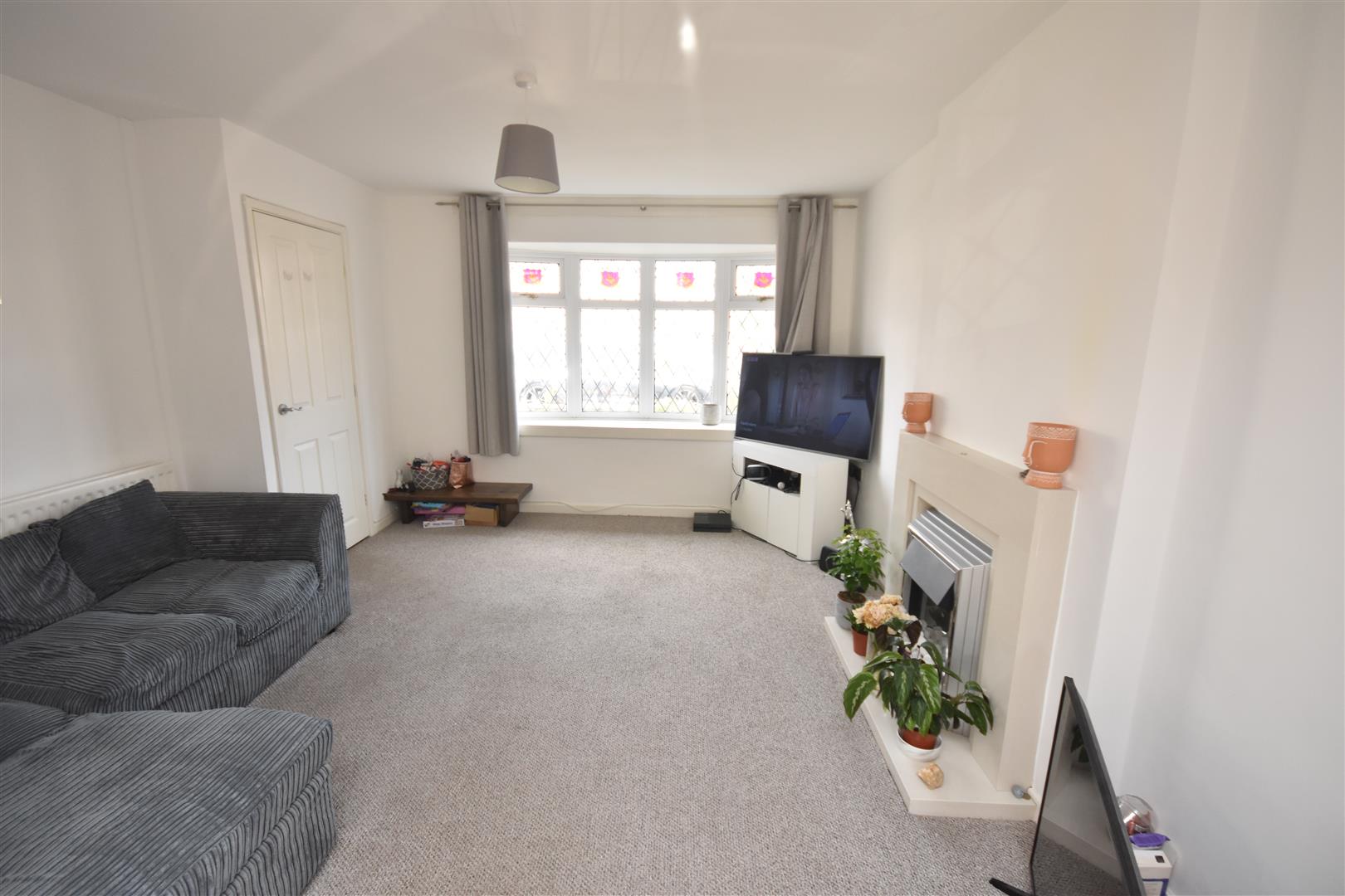 House Kestrel Close in Saughall Massie