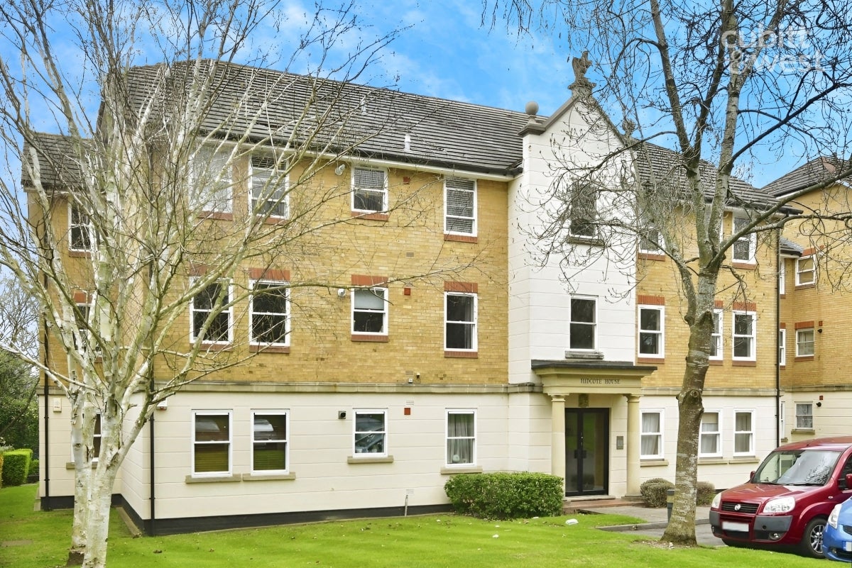 House Twickenham Close in Greater London