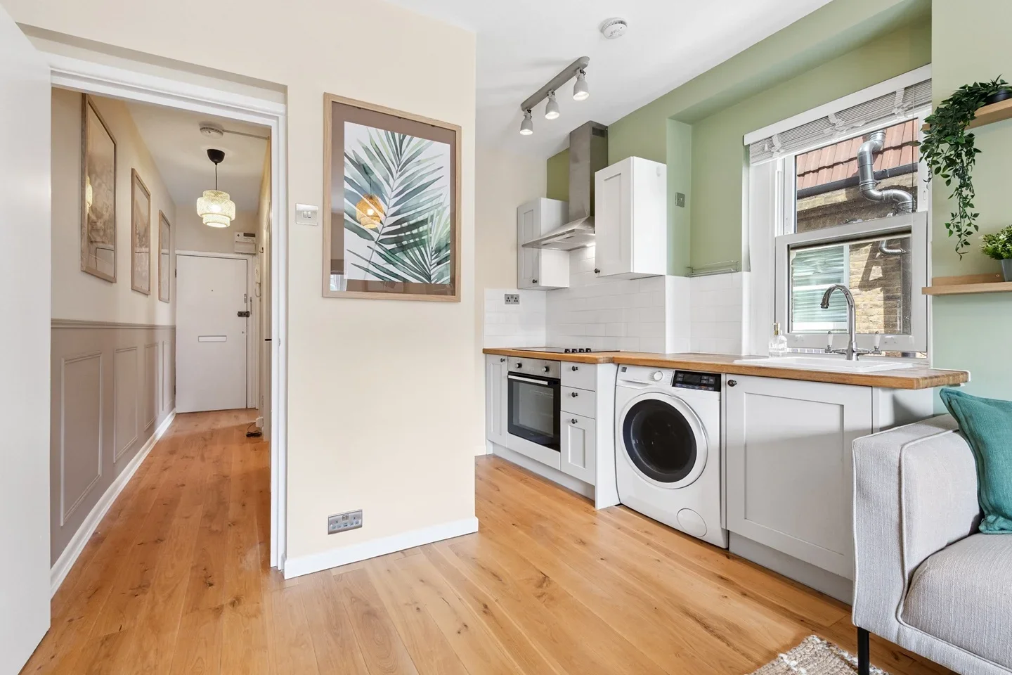 Flat Weston Street in Greater London