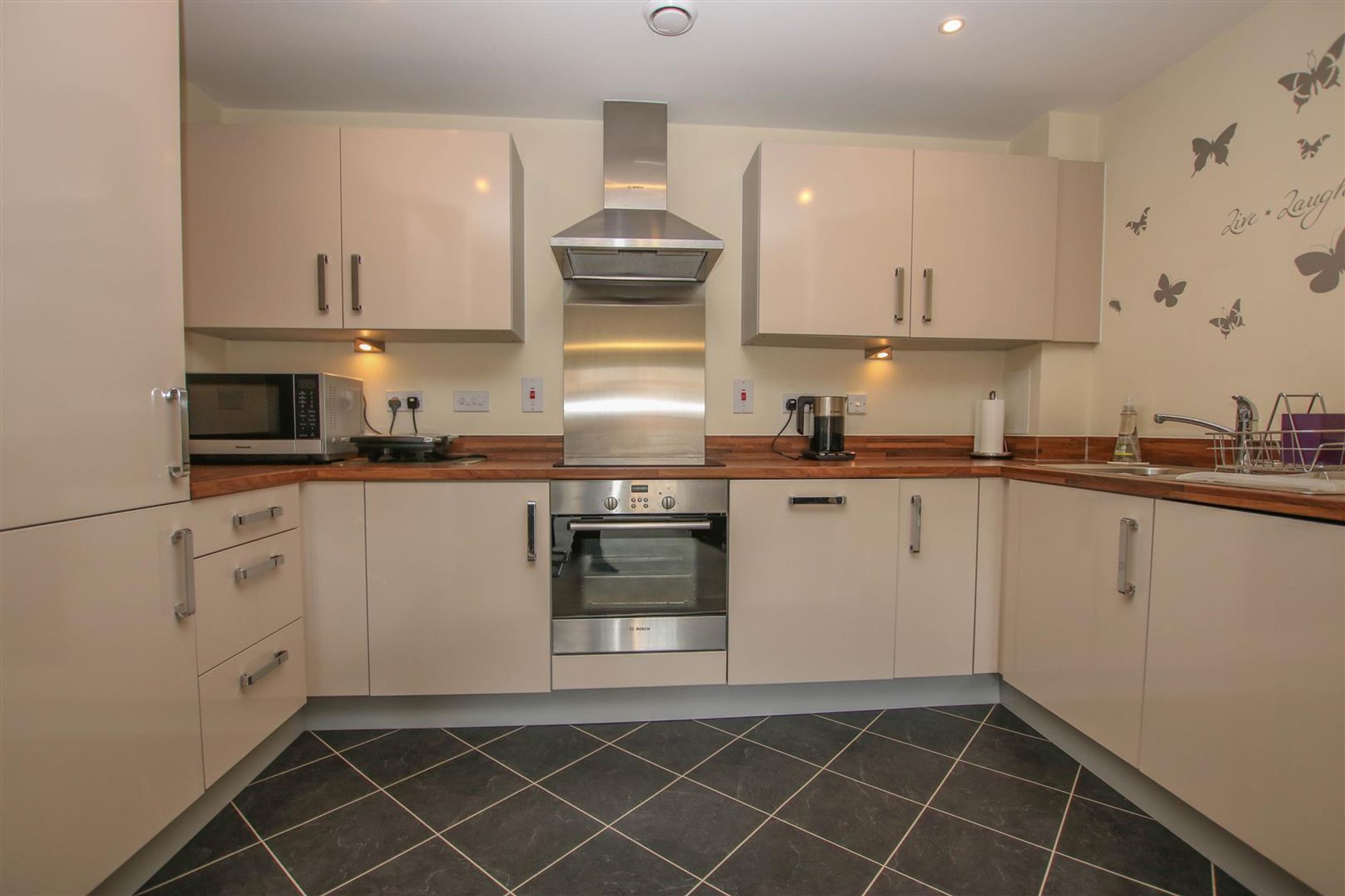 Flat Viridian Square in Aylesbury