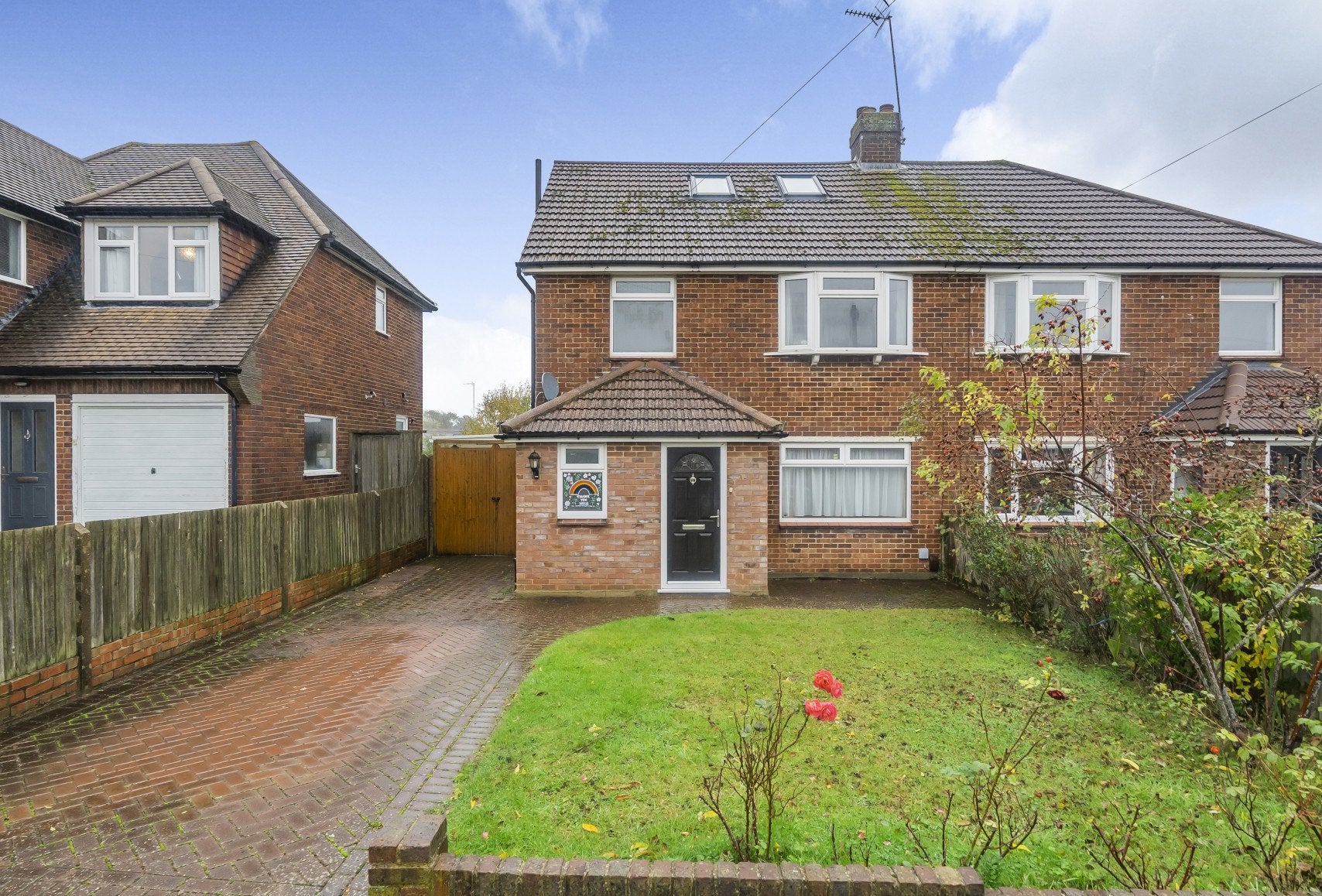 House Reed Avenue in Greater London