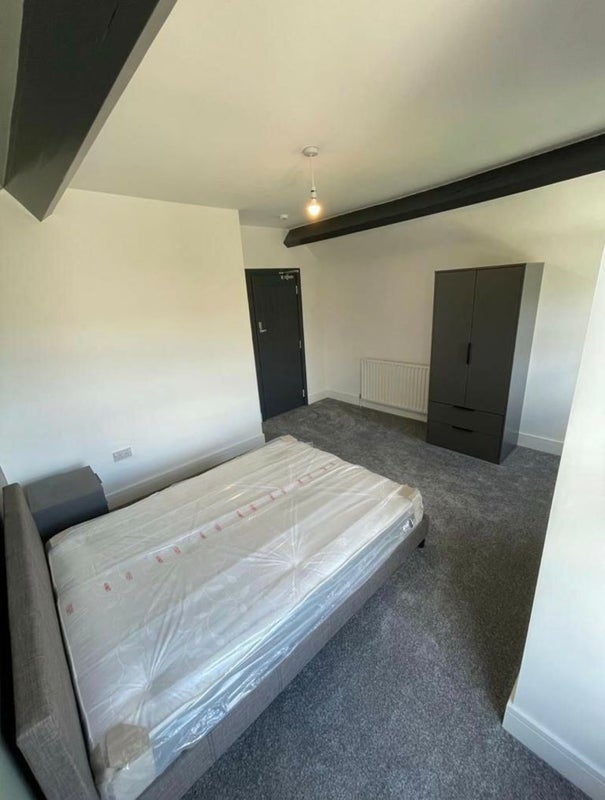 Room Barnsley Road in Wakefield