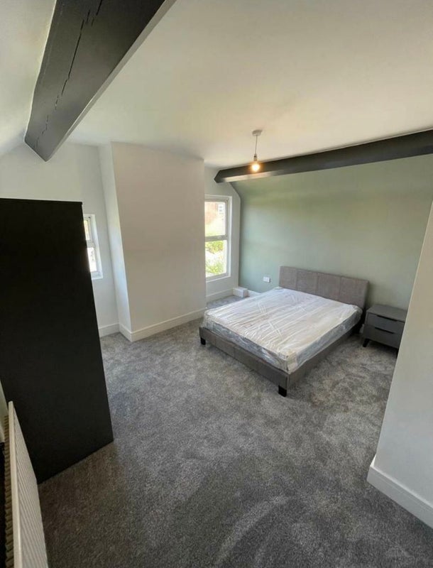 Room Barnsley Road in Wakefield