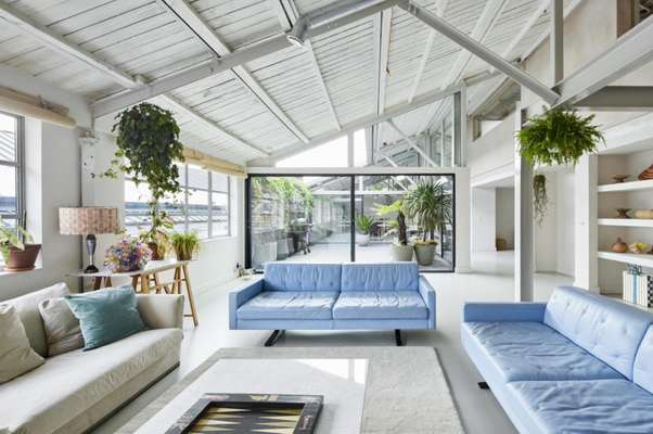Flat Rusper Close in Greater London