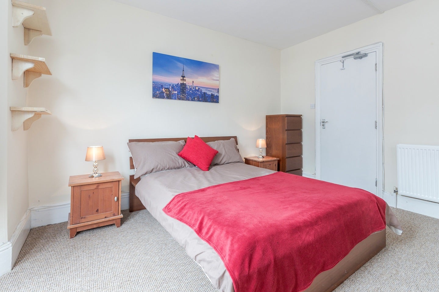 Room Woodford Road in Watford
