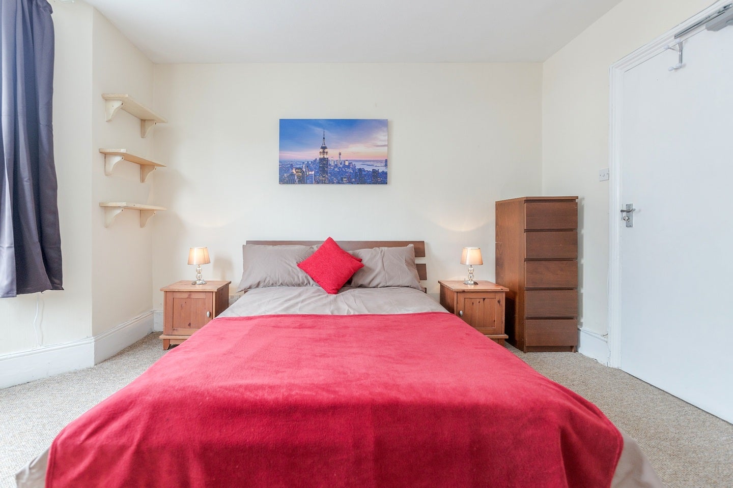 Room Woodford Road in Watford