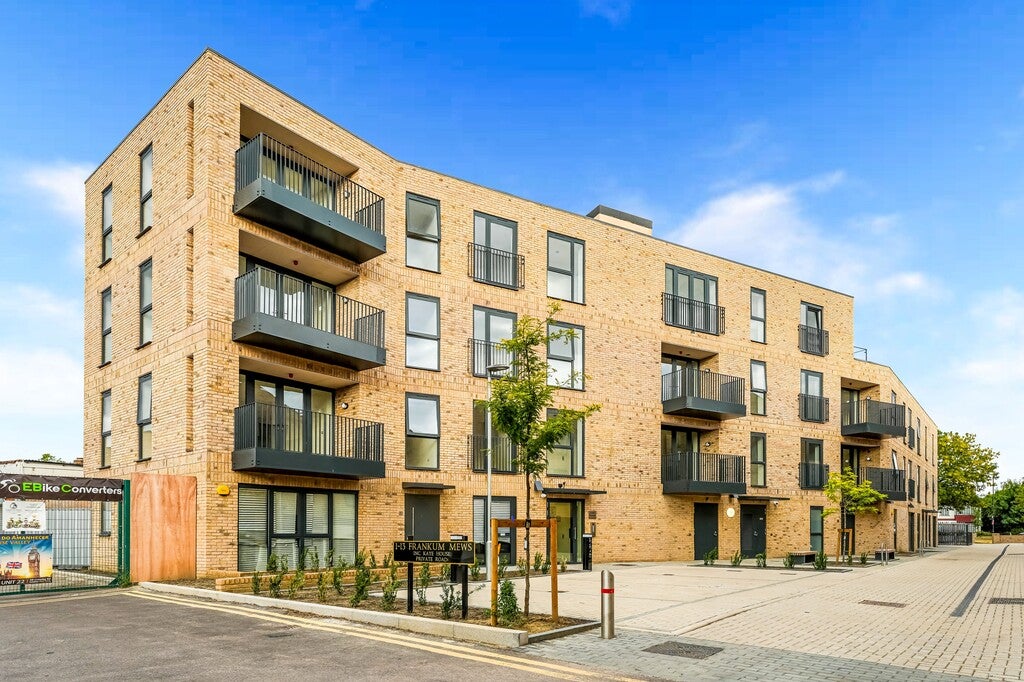 Flat Frankum Mews in Greater London