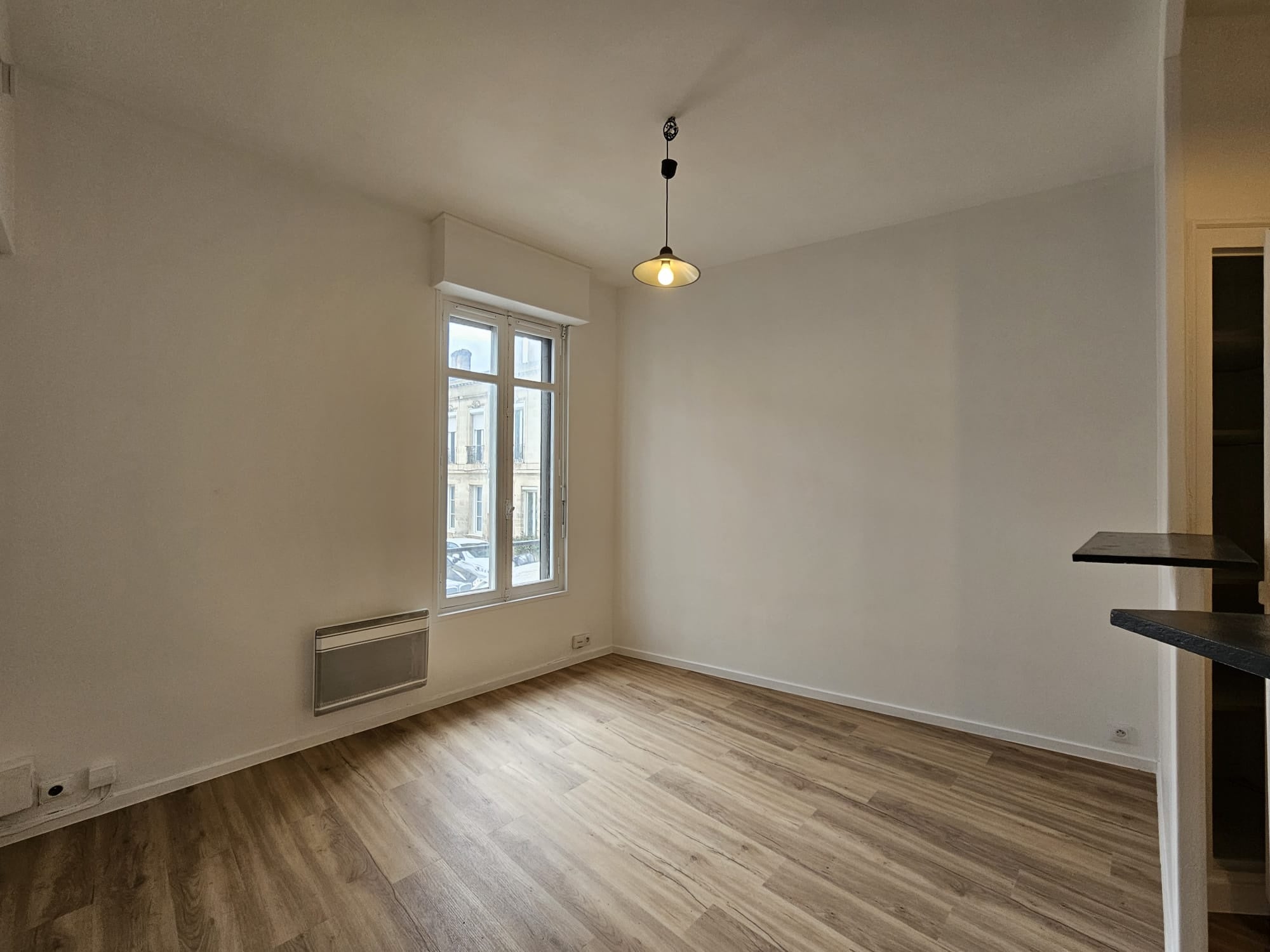 Flat Rue Léo Saignat in Bordeaux